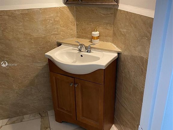 5th image of 1501 NE 191st St #211C