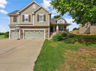 13317 Davis Ave, Bonner Springs, KS 66012