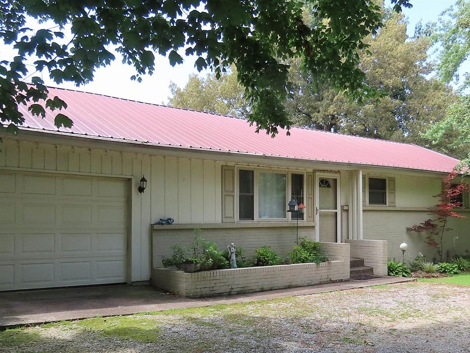 1st image of 479 Summer Ave