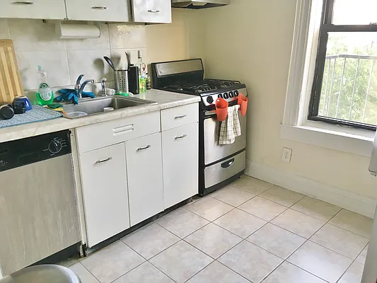 Rented by BLS Realty | media 25