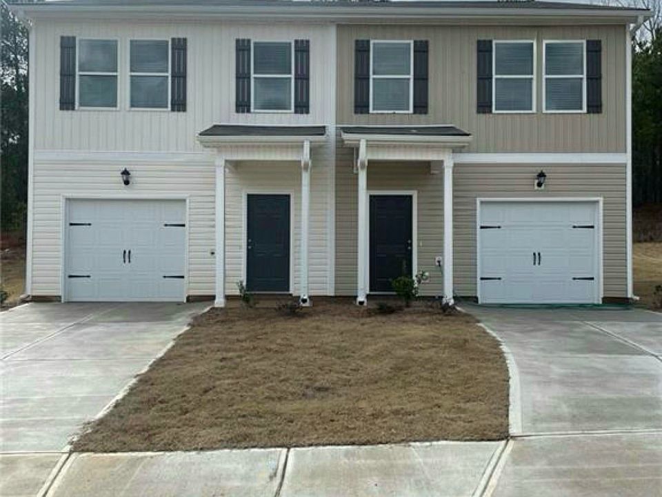 1st image of 461 Oakwood Dr #67