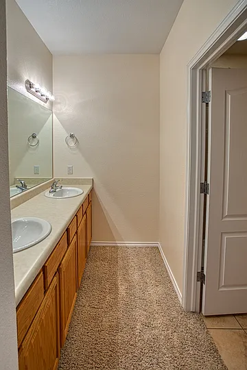 577 Willoughby St — Photo 16