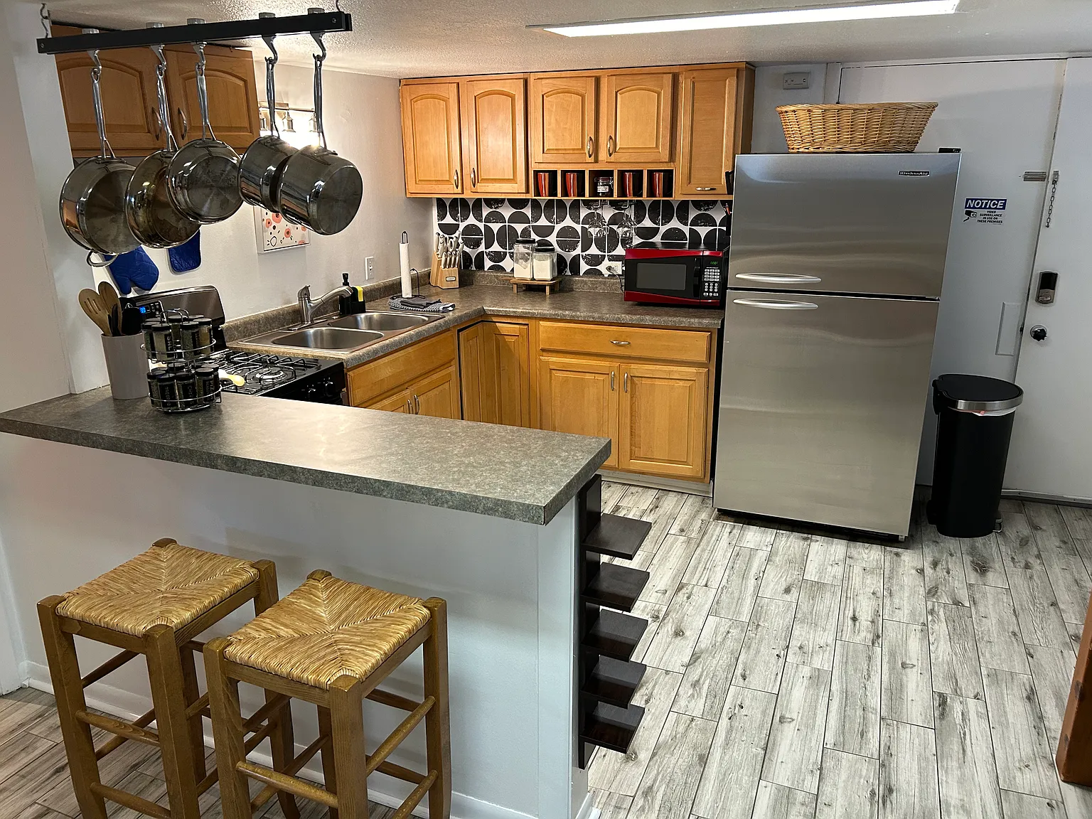 1 bed, 850 sqft, $1,600 — Photo 3