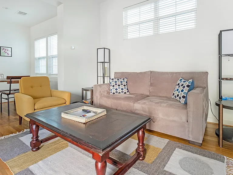 5004 Crawford St #C — Photo 3