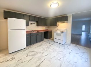 16 Prospect St APT 2E, Athol, MA 01331