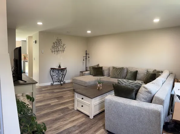 80 Wellswood Road #8, Hebron, CT 06231