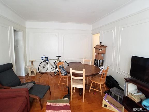 3rd image of 110 New York Ave APT 2L