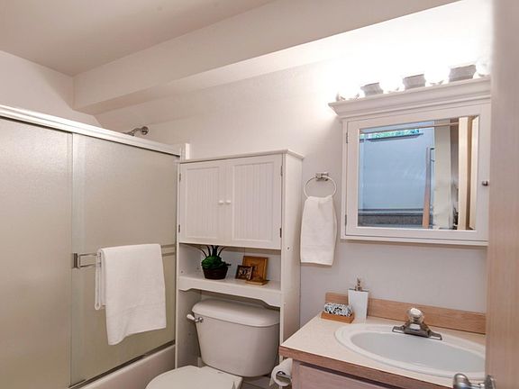 4th image of 7543 11th Ave NE APT A