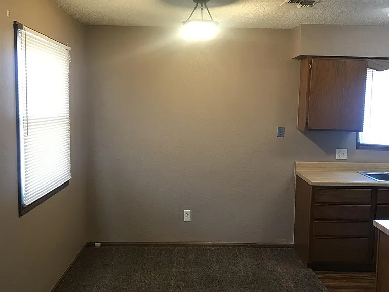1312 Cherry Place - D — Photo 5