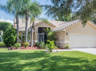 3703 S Lancewood Pl, Delray Beach, FL 33445