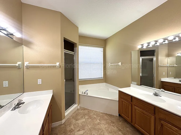 10118 Shortwood Ln — Photo 20