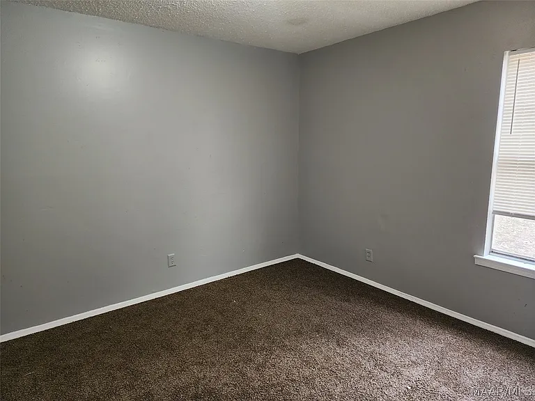 6105 Jennifer Ln — Photo 12
