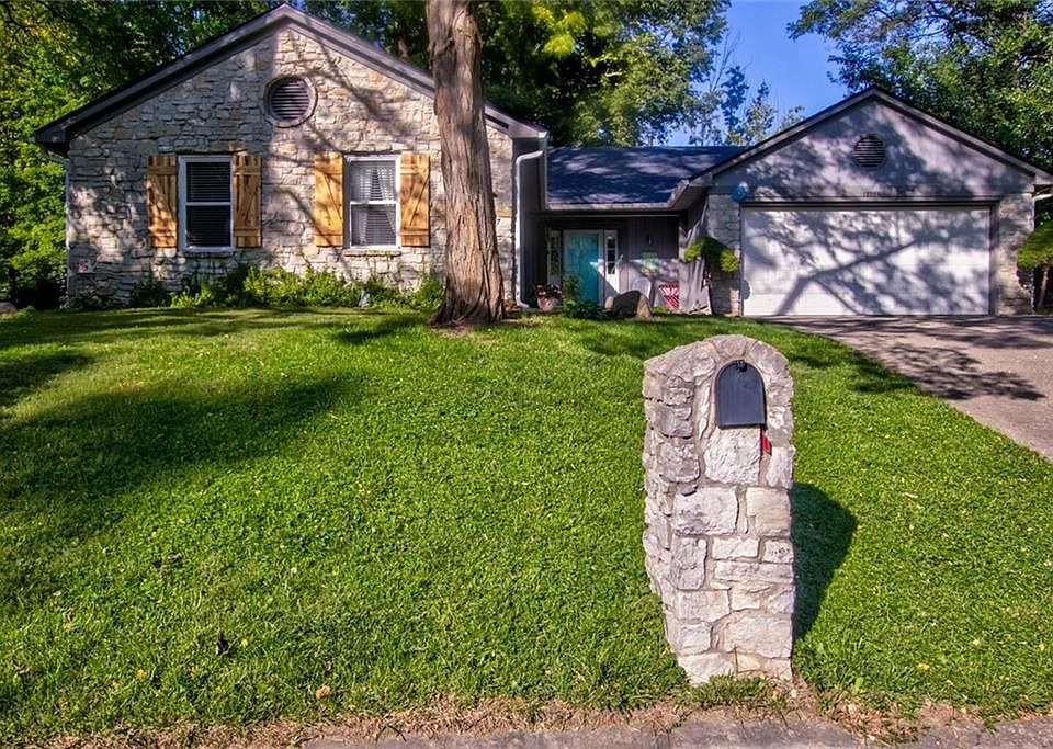 1st image of 12060 Laurel Oak Dr