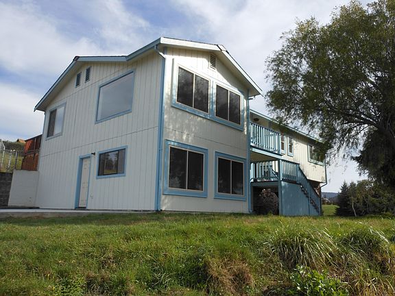 3rd image of 104 Franklin Ave