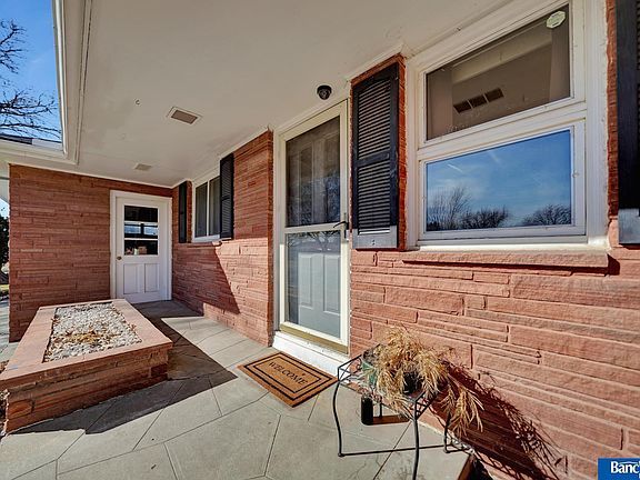 3rd image of 355 Bruce Dr
