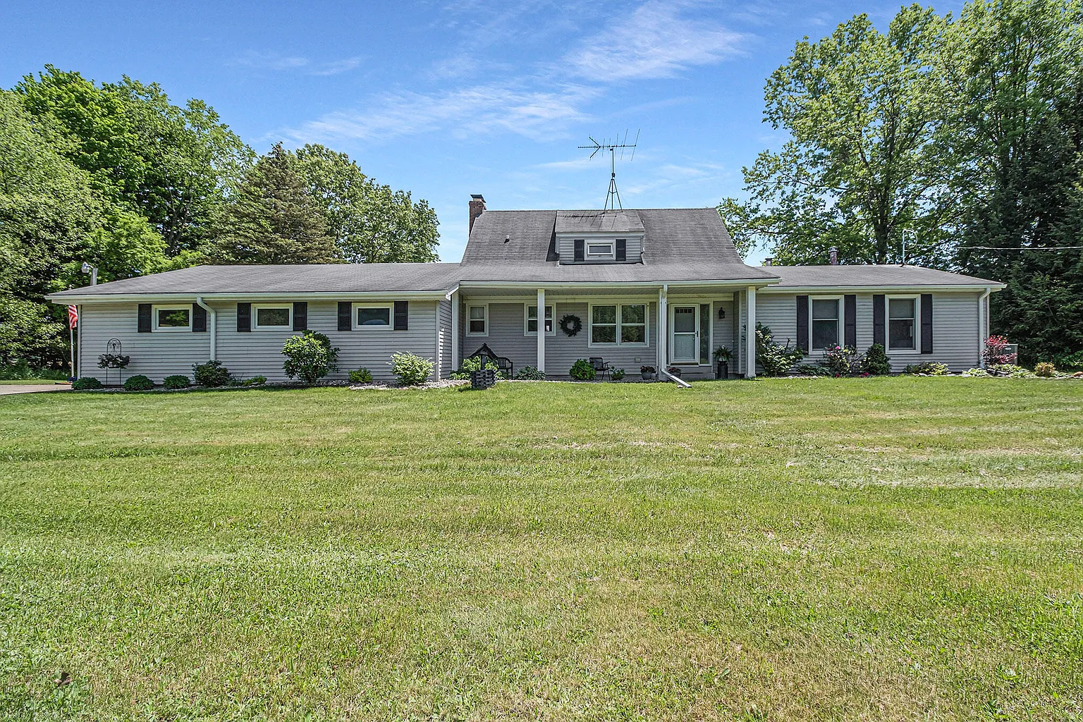 3202 Strickland Rd photo 1