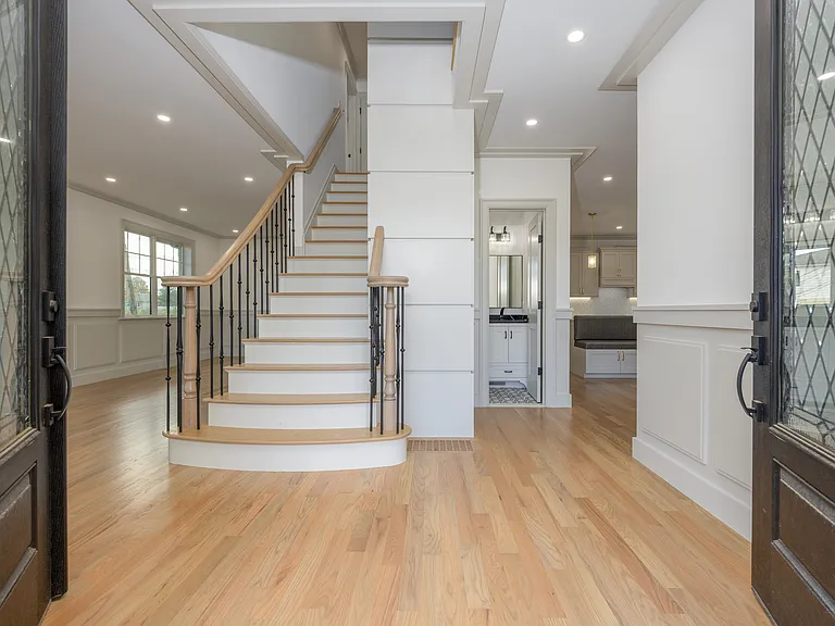 1 Victoria Ln — Photo 3
