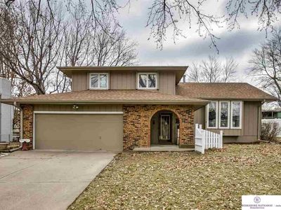 907 W Perry St, Papillion, NE, 68046