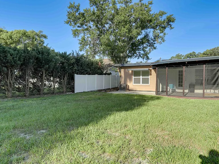 121 S Triplet Lake Dr — Photo 23