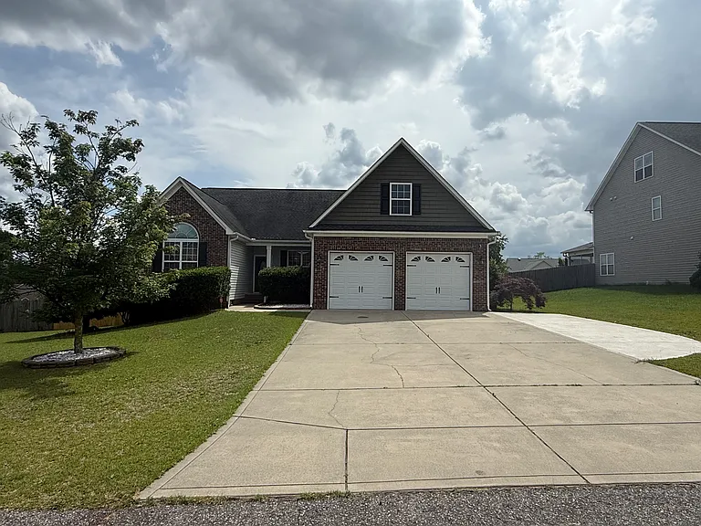 252 Wynngate Dr — Photo 2