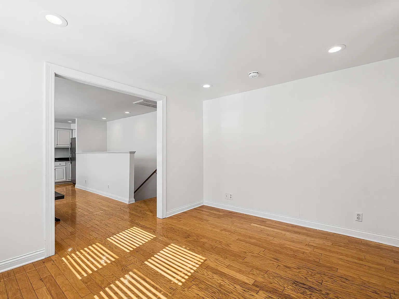 4 bed, 2574 sqft, $3,400 — Photo 4