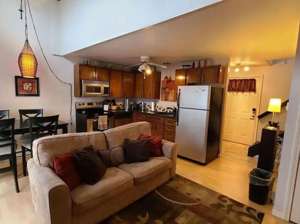 1110 E 8th Ave