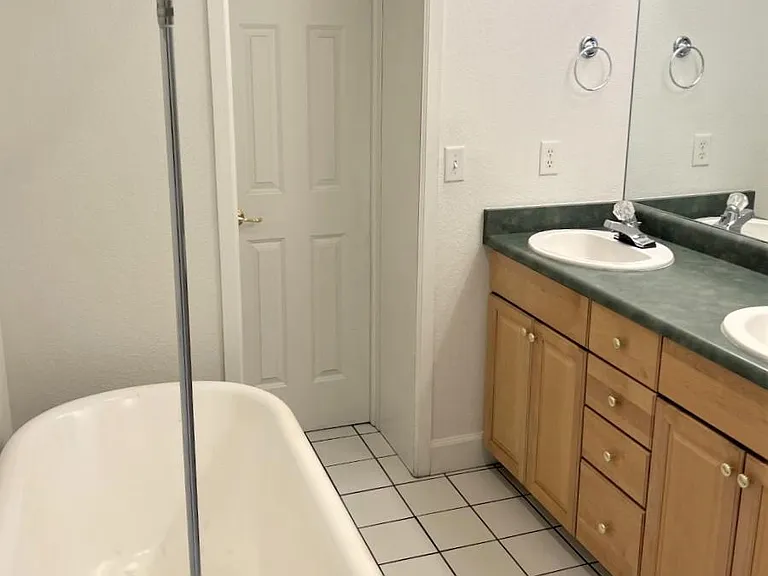 1647 N Clarkson St #3 — Photo 9