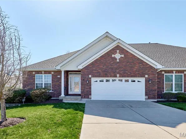 184 Bear Creek Dr, Wentzville, MO 63385