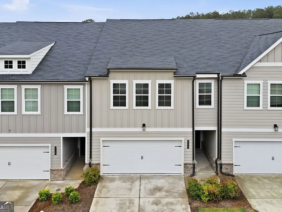 230 Point Place Dr
