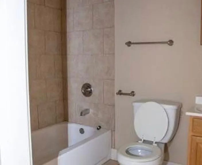 128 E Gregg St — Photo 15