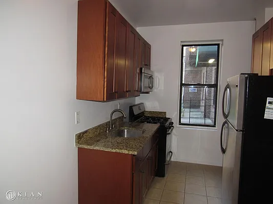 Rented by Kian Realty | media 11