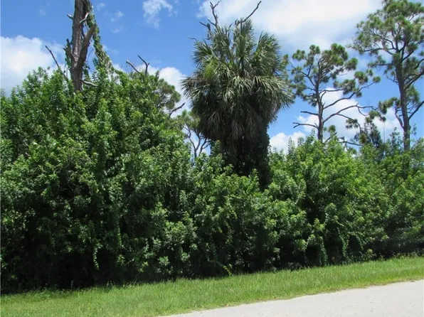 3644 Tropical Point Dr, Saint James City, FL 33956