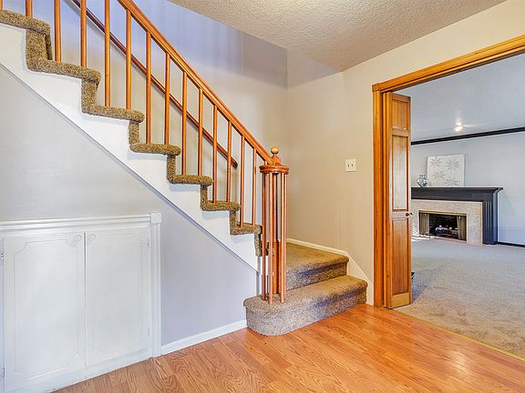 2nd image of 543 NE 18th Ave