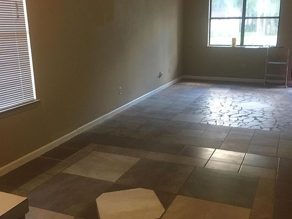 4th image of 1514 Pine Dr APT D