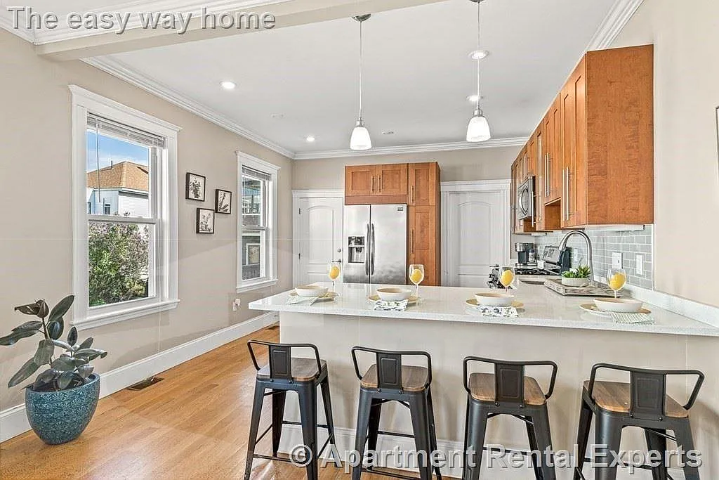 4 bed, 1.5 bath, 1200 sqft, $3,650 — Photo 1