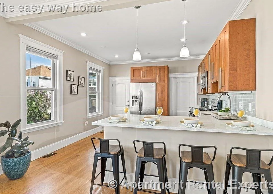 62 Stanley Ave #2