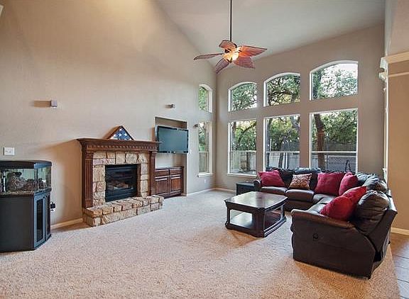 2nd image of 304 El Socorro Ln