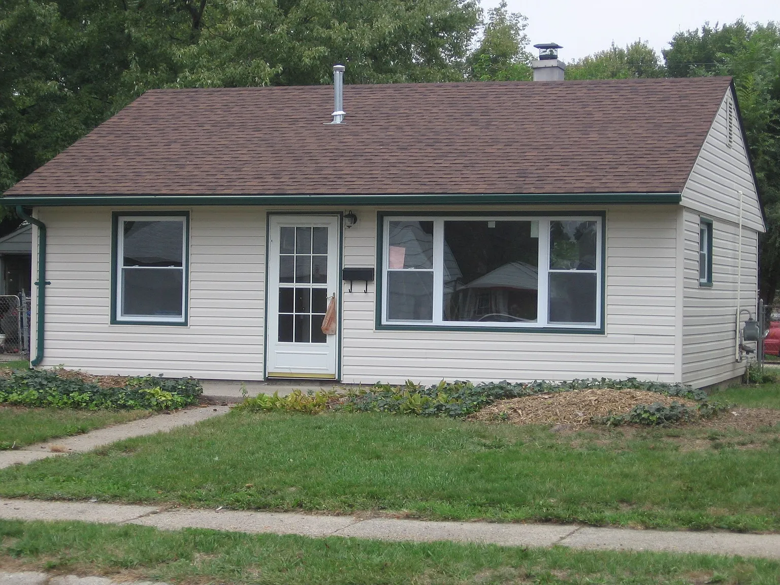 1645 E Meyers Ave photo 1