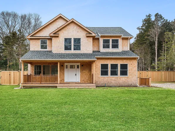 118 Norfolk Dr, East Hampton, NY 11937