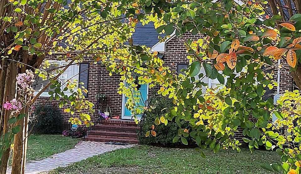1st image of 283 Spruce St