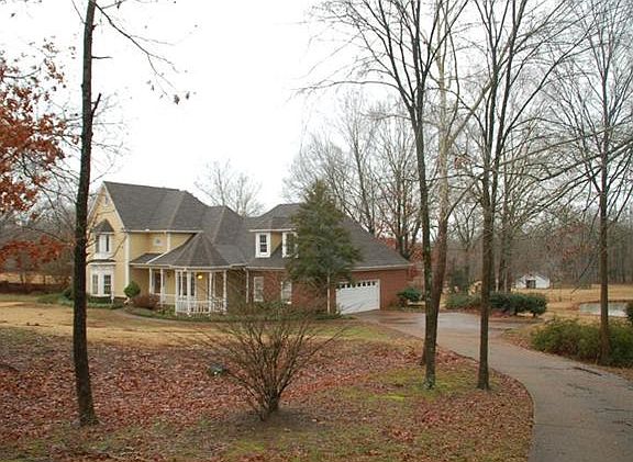 3rd image of 9305 Oak Knoll Cv