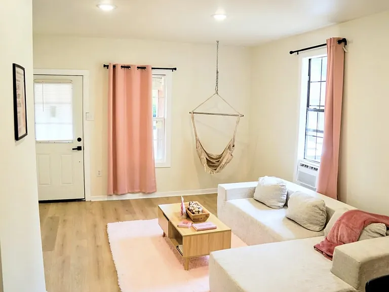 426A W King St #A — Photo 4