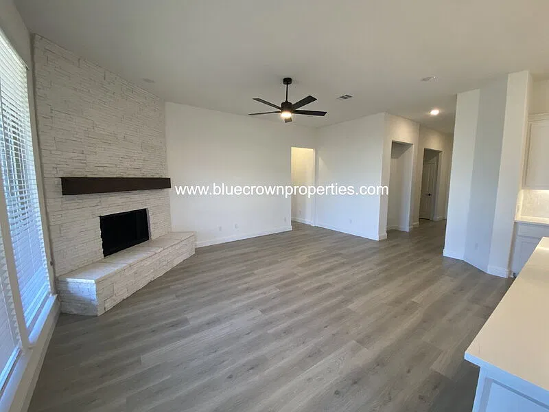 4 bed, 3.0 bath, 2098 sqft, $2,500 — Photo 3