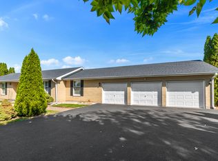46W330 Woodview Pkwy, Hampshire, IL 60140