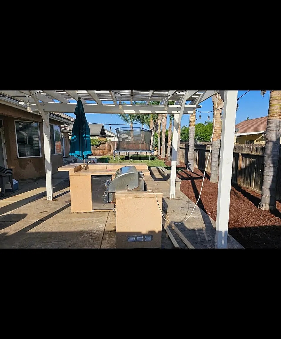 4 bed, 2.5 bath, 2200 sqft, $2,350 — Photo 3