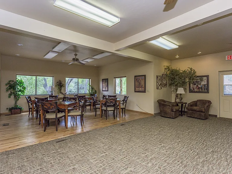 642 Sunrise Blvd — Photo 23