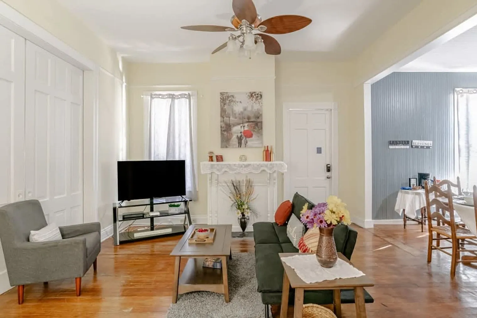 4 bed, 3.0 bath, 2195 sqft, $5,188 — Photo 4