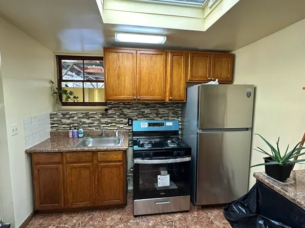 597 6th Ave #1, Brooklyn, NY 11215