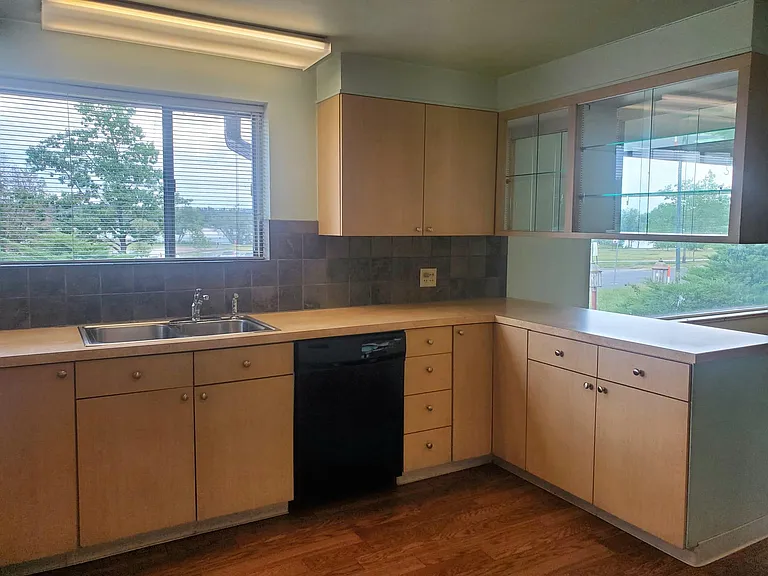 5000 W 17th Ave — Photo 8