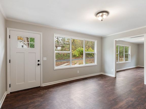 3rd image of 30 Henson St Unit 1